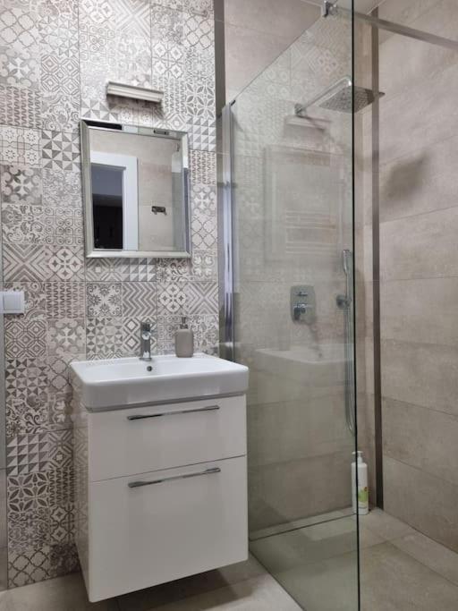 Apartament Rejtana 莱什诺 外观 照片
